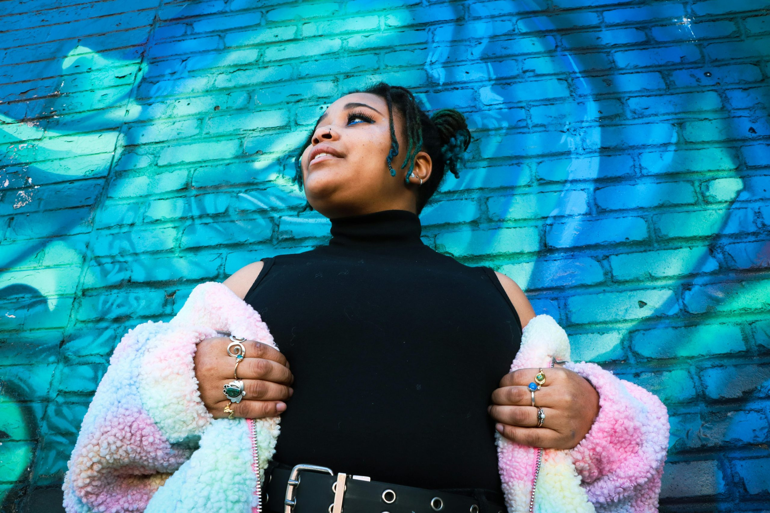 The Art of Accessorizing: Transforming an Outfit with Jewelry