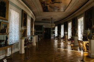 Mastering the Art of Negotiating Hotel Room Upgrades