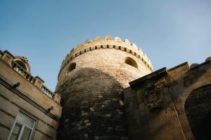 Building a Strong Defense Against Tourist Traps and Scams