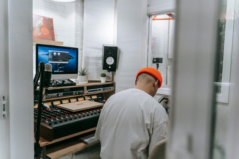 The Ultimate Review of Digital Audio Workstations for Beginners